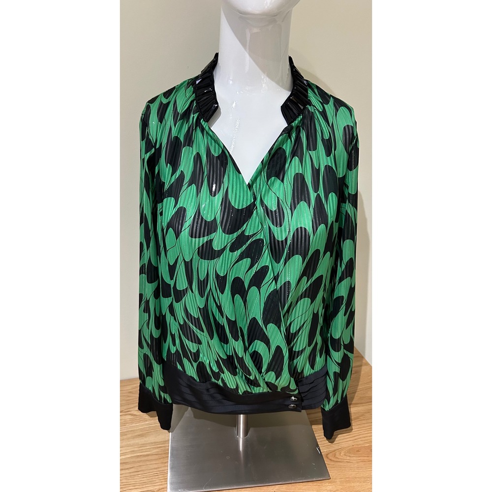 Crocodile Lacoste Wrap green‎ black shirt sz M Embellished w/ cute buttons posh!